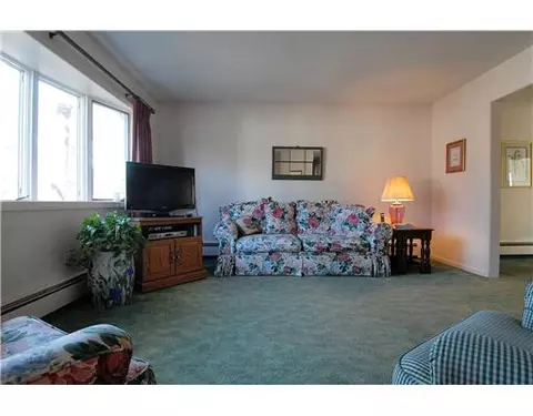 34 Spring St, Westerly, RI 02891 photo 2