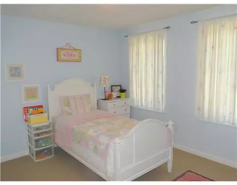 11 Elizabeth Ave, Woonsocket, RI 02895 photo 9