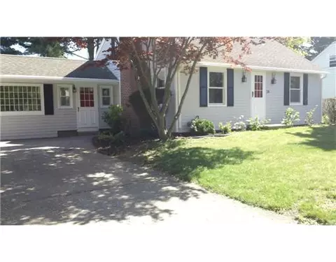 34 Lancaster Ave, Warwick, RI 02886 photo 2