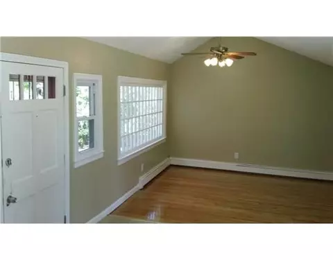 34 Lancaster Ave, Warwick, RI 02886 photo 9