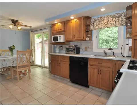 45 Sutter Ave, Warwick, RI 02886 photo 11