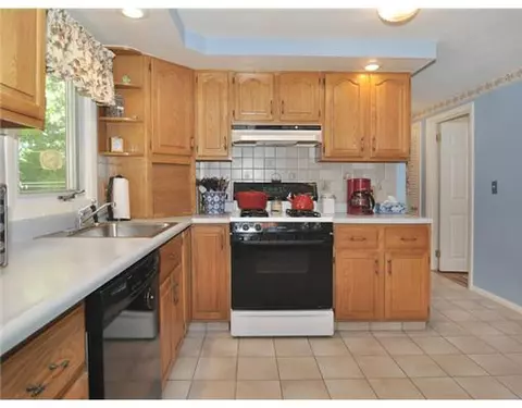 45 Sutter Ave, Warwick, RI 02886 photo 14