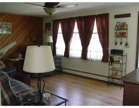 24 Hillview St, Woonsocket, RI 02895 photo 3