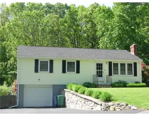 24 Hillview St, Woonsocket, RI 02895 photo 17