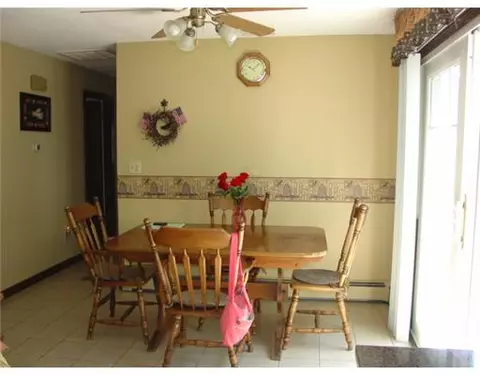 24 Hillview St, Woonsocket, RI 02895 photo 6