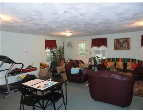 554 Grove St, Woonsocket, RI 02895 photo 10