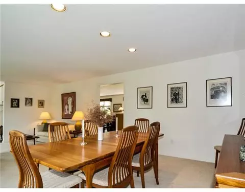 10 Jacobs Point Rd, Warren, RI 02885 photo 18