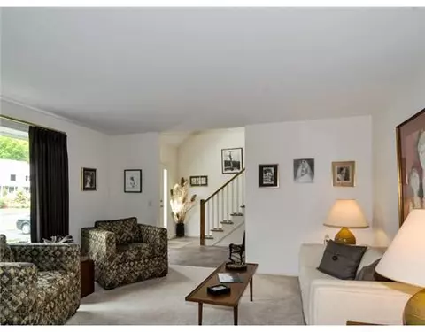 10 Jacobs Point Rd, Warren, RI 02885 photo 13