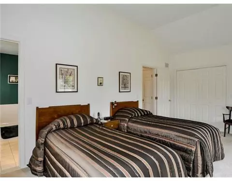 10 Jacobs Point Rd, Warren, RI 02885 photo 7