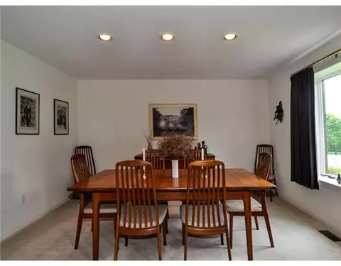 10 Jacobs Point Rd, Warren, RI 02885 photo 4