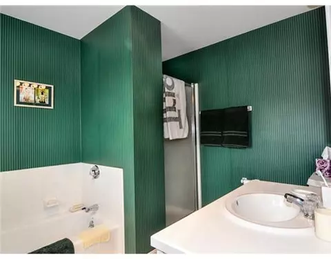 10 Jacobs Point Rd, Warren, RI 02885 photo 8