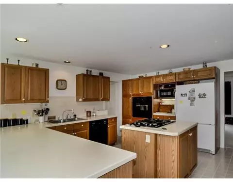 10 Jacobs Point Rd, Warren, RI 02885 photo 16