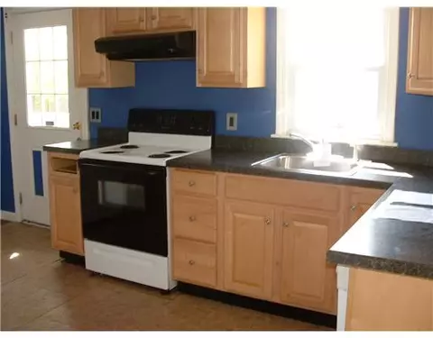 12 Hunter St, Warwick, RI 02889 photo 4