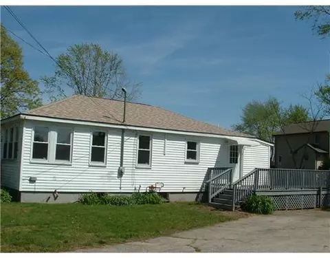 12 Hunter St, Warwick, RI 02889 photo 2