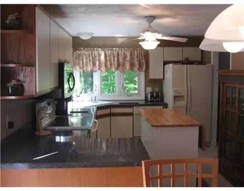 56 Falcon Ridge Dr, Exeter, RI 02822 photo 8