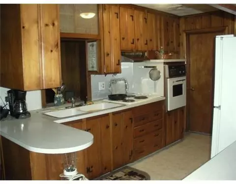 86 Shenandoah Rd, Warwick, RI 02886 photo 11