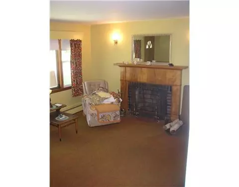 16 School St, Warwick, RI 02889 photo 8