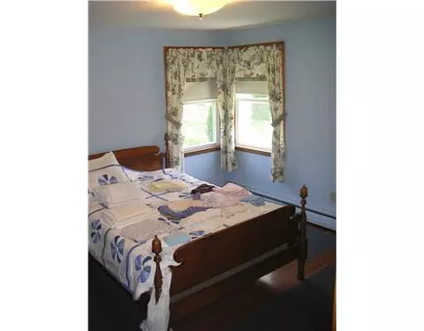 16 School St, Warwick, RI 02889 photo 11