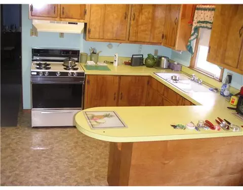 16 School St, Warwick, RI 02889 photo 9