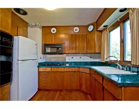 30 Stuart St, Westerly, RI 02891 photo 5