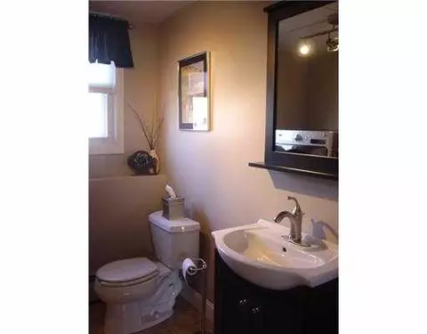 238 Burrington St, Woonsocket, RI 02895 photo 11