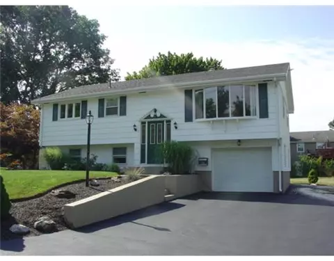 238 Burrington St, Woonsocket, RI 02895 photo 2