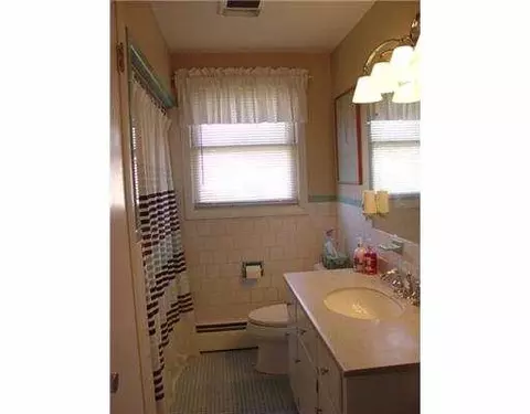 238 Burrington St, Woonsocket, RI 02895 photo 9