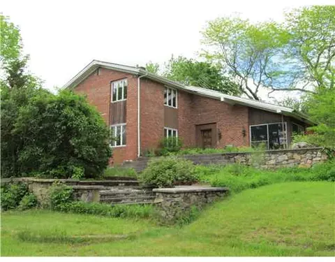 40 E Killingly Rd, Foster, RI 02825 photo 1
