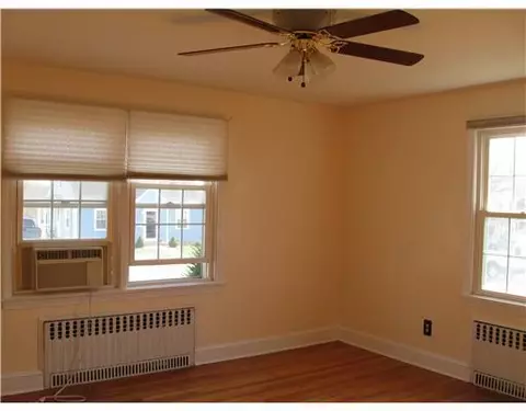 4 Jay St, Westerly, RI 02891 photo 7