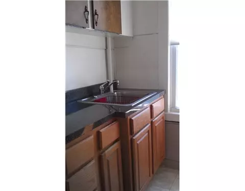 4 Jay St, Westerly, RI 02891 photo 3