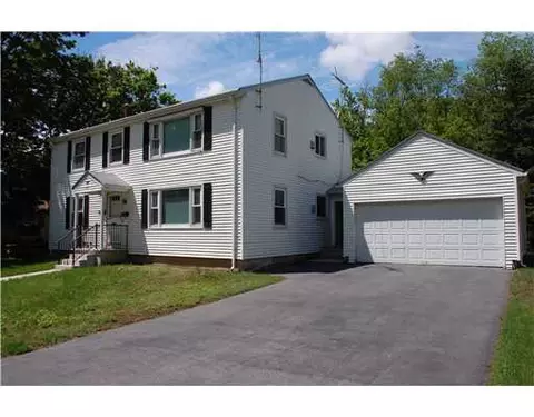 82 Laflamme Ave, Woonsocket, RI 02895 photo 2