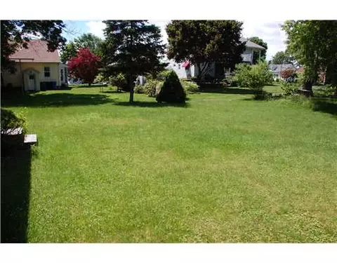 82 Laflamme Ave, Woonsocket, RI 02895 photo 9