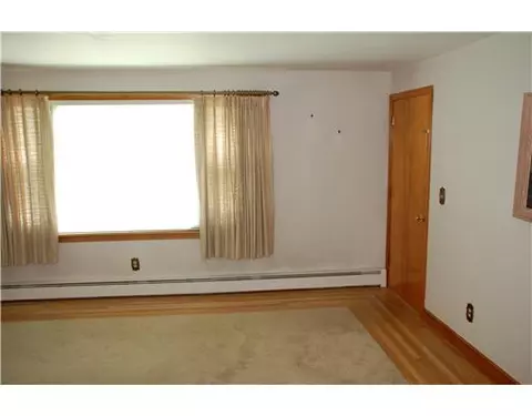 82 Laflamme Ave, Woonsocket, RI 02895 photo 6