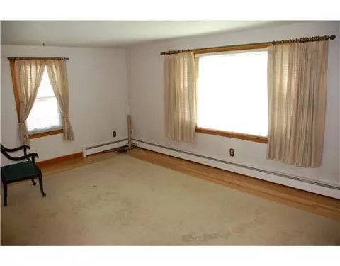 82 Laflamme Ave, Woonsocket, RI 02895 photo 5