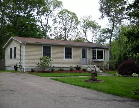 22 Hemlock Dr, Exeter, RI 02822 photo 1