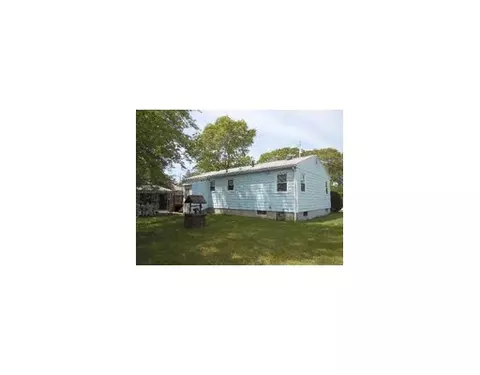 26 John St, Warwick, RI 02889 photo 4