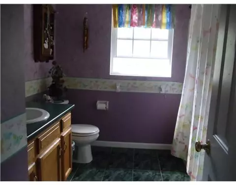 8 Casey Ln, Coventry, RI 02816 photo 4