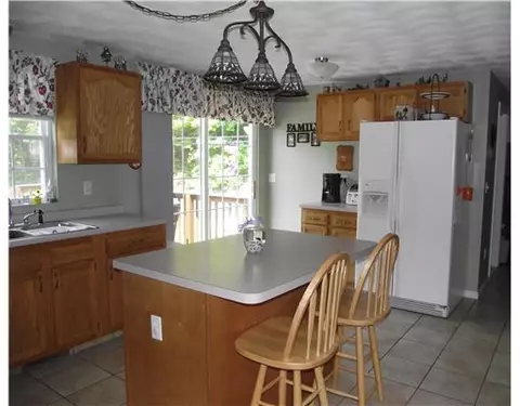 8 Casey Ln, Coventry, RI 02816 photo 7
