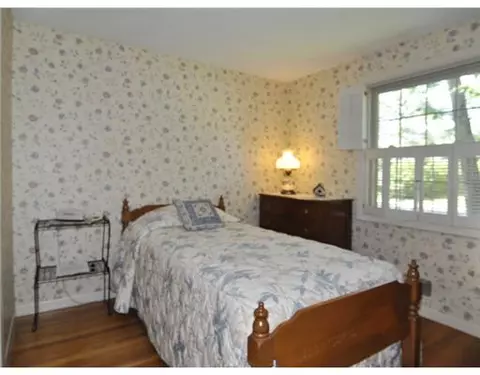 70 Walker Rd, Warwick, RI 02889 photo 12