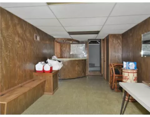 70 Walker Rd, Warwick, RI 02889 photo 18