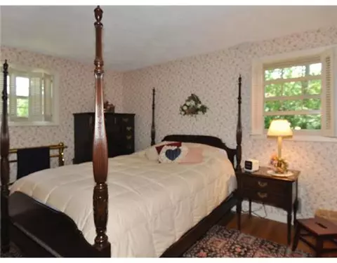 70 Walker Rd, Warwick, RI 02889 photo 10