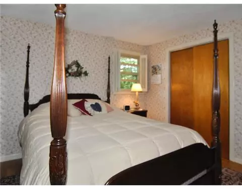 70 Walker Rd, Warwick, RI 02889 photo 11