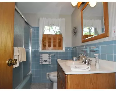 70 Walker Rd, Warwick, RI 02889 photo 17