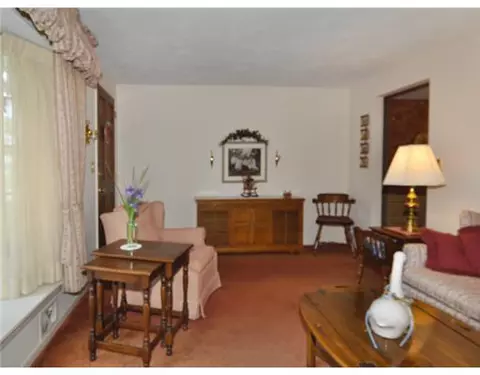 70 Walker Rd, Warwick, RI 02889 photo 4