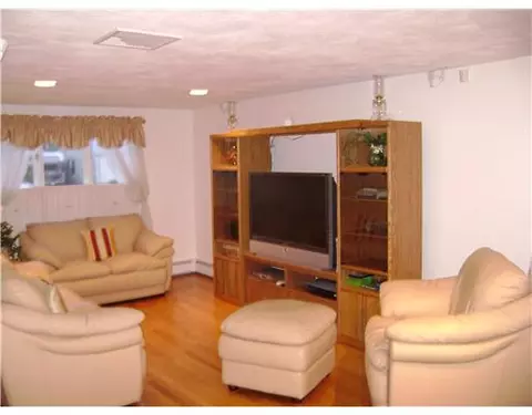5 Glenbrook Rd, Warwick, RI 02889 photo 10