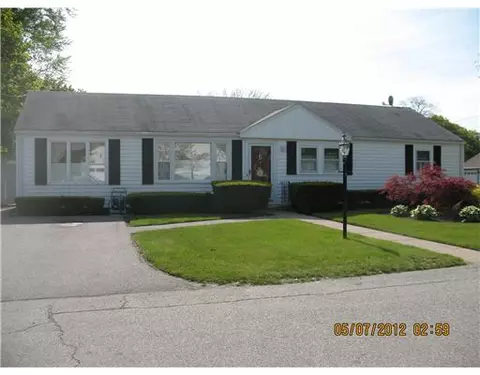 5 Glenbrook Rd, Warwick, RI 02889 photo 2