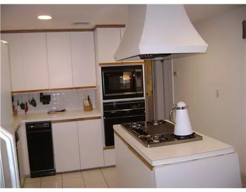 5 Glenbrook Rd, Warwick, RI 02889 photo 6
