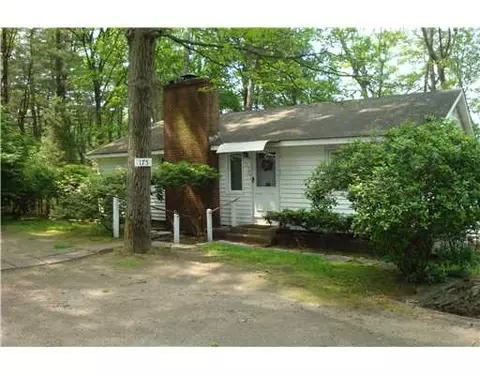 175 Mohawk St, Coventry, RI 02816 photo 3