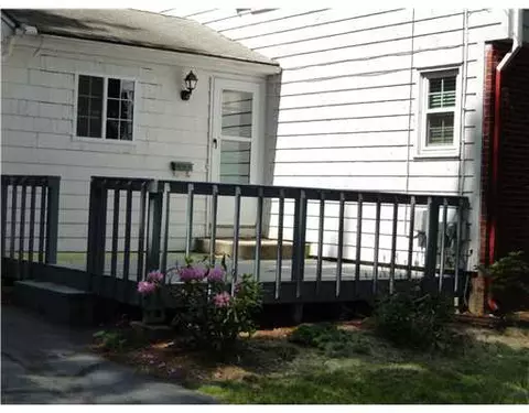 95 Dedham Rd, Warwick, RI 02888 photo 3