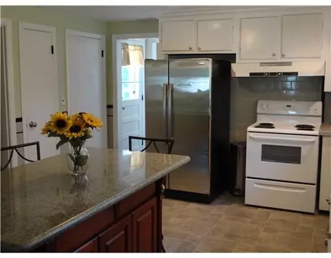 95 Dedham Rd, Warwick, RI 02888 photo 7